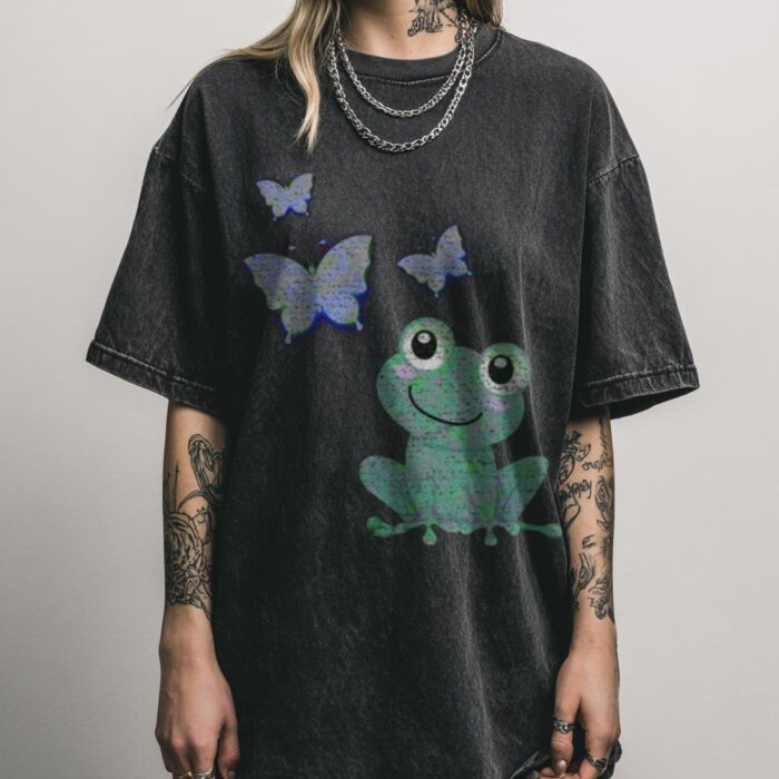 Adorable Jungle Frog T-Shirt | Wildlife Graphic Tee