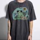 Aesthetic Frog and Snail T-Shirt | Cute Nature Tee