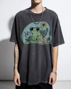 Aesthetic Frog and Snail T-Shirt | Cute Nature Tee